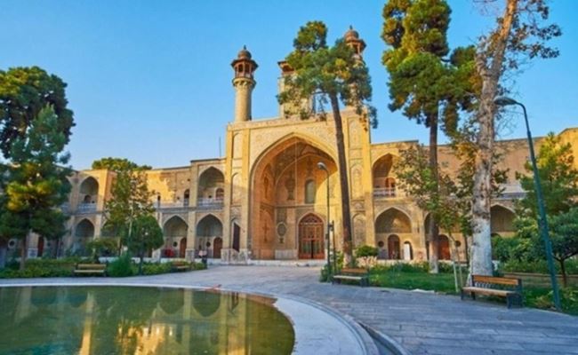 Медресе Ирана ведут историю с IX века